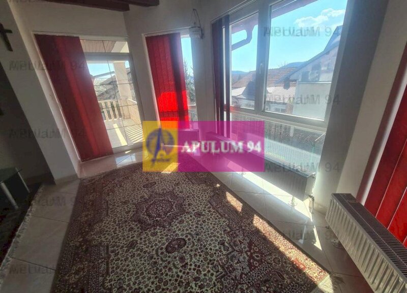 CASA (VILA) DE VANZARE IN CORNU